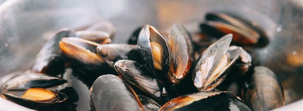 /content/dam/empire/safeway/assets/articles/article-page/storeMussels.jpg