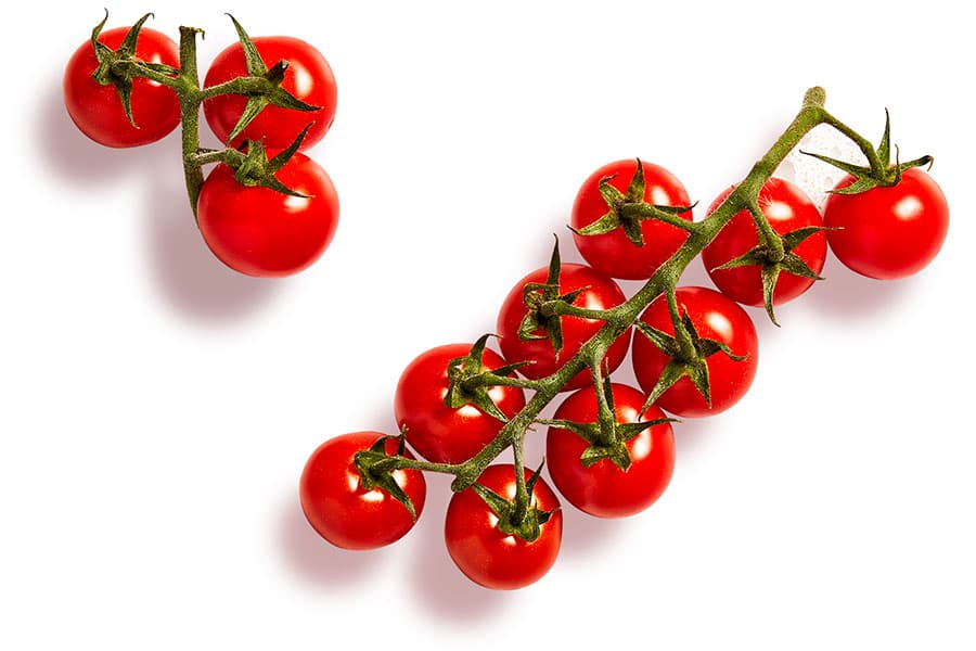 /content/dam/empire/safeway/assets/images/uploads/2022/05/Cherry_tomatoes_on_the_vine.jpg