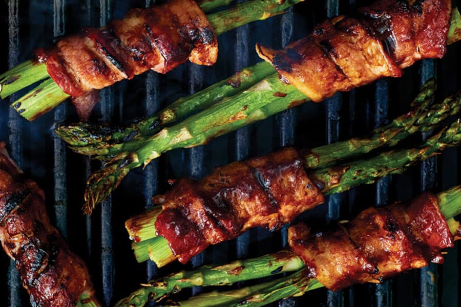 /content/dam/empire/safeway/assets/images/uploads/2022/05/Recipe_Grilled_Bacon_Wrapped_Asparagus.jpg