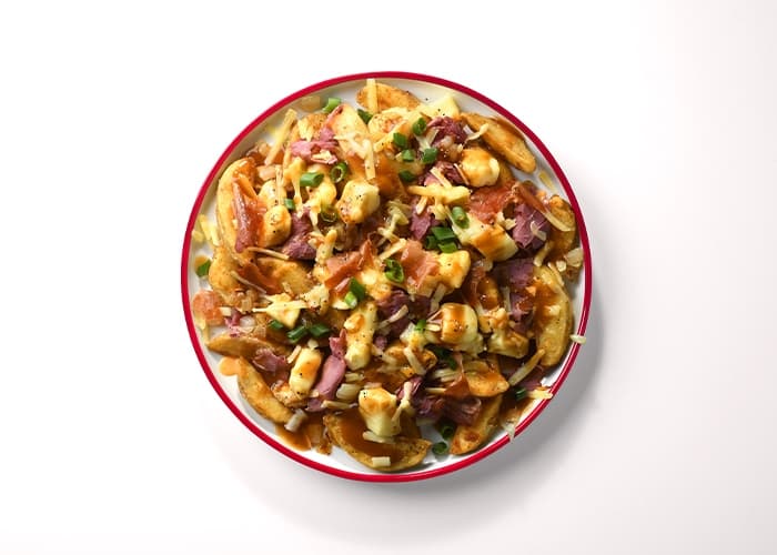 /content/dam/empire/safeway/assets/images/uploads/2023/03/montreal_smoked-meat-poutine.jpg