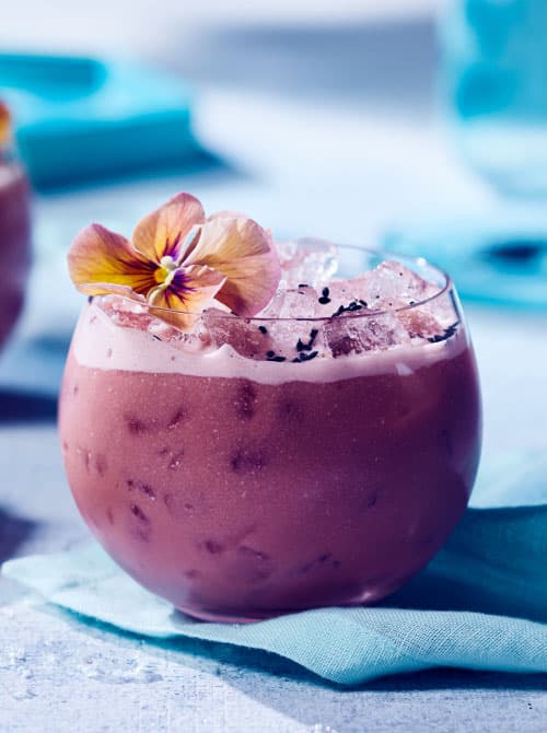 /content/dam/empire/safeway/assets/images/uploads/2024/04/purple-iced-cocktail.jpg