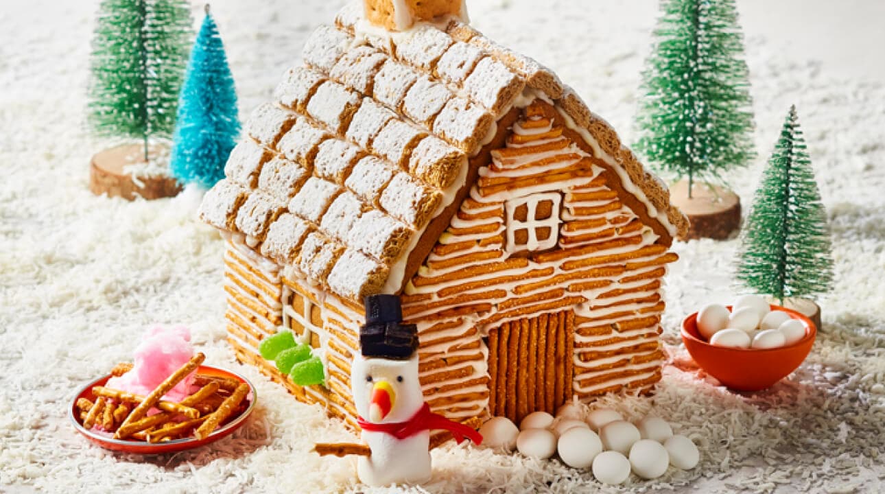 /content/dam/empire/sobeys/assets/articles/compliments/Gingerbread-Cottage.jpg