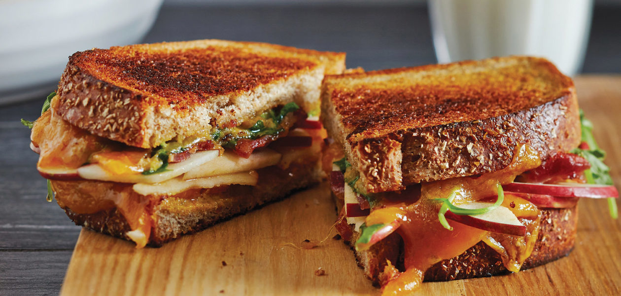 Grilled Cheddar, Bacon & Apple Sandwiches