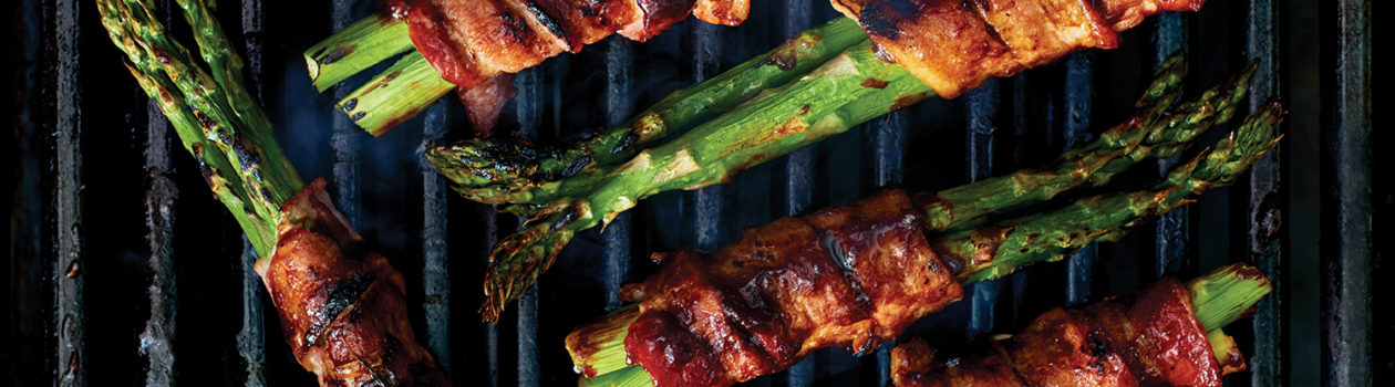 bacon wrapped asparagus on a grill